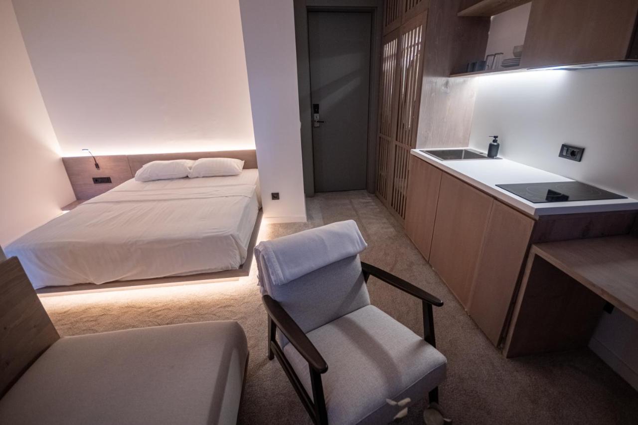 Bloom Suites Пристина Екстериор снимка