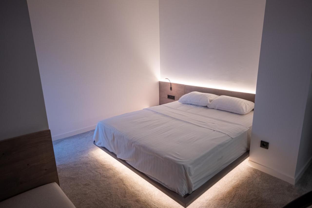 Bloom Suites Пристина Екстериор снимка