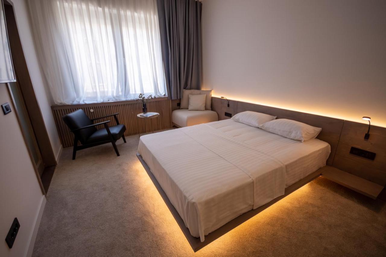 Bloom Suites Пристина Екстериор снимка