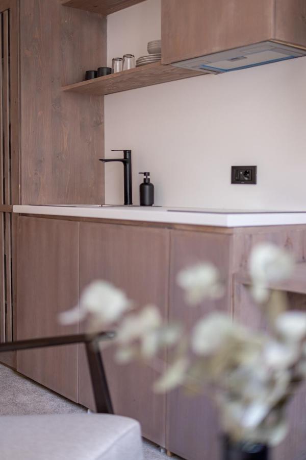 Bloom Suites Пристина Екстериор снимка