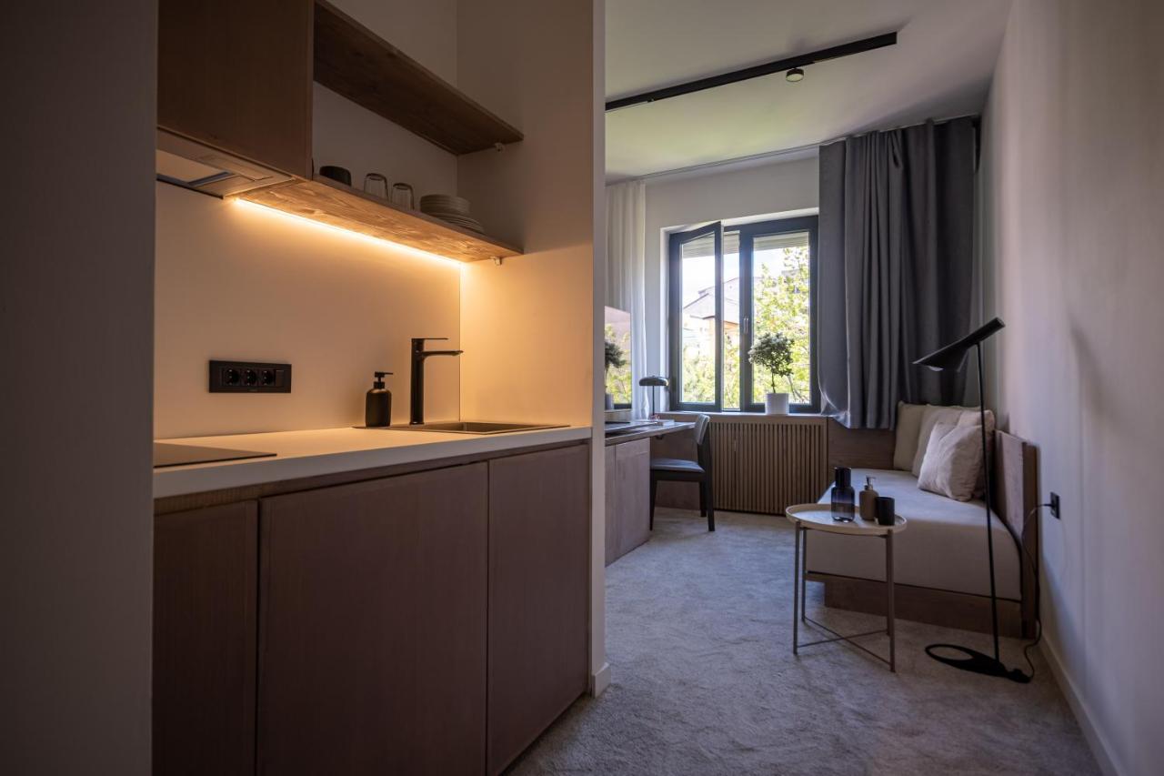 Bloom Suites Пристина Екстериор снимка