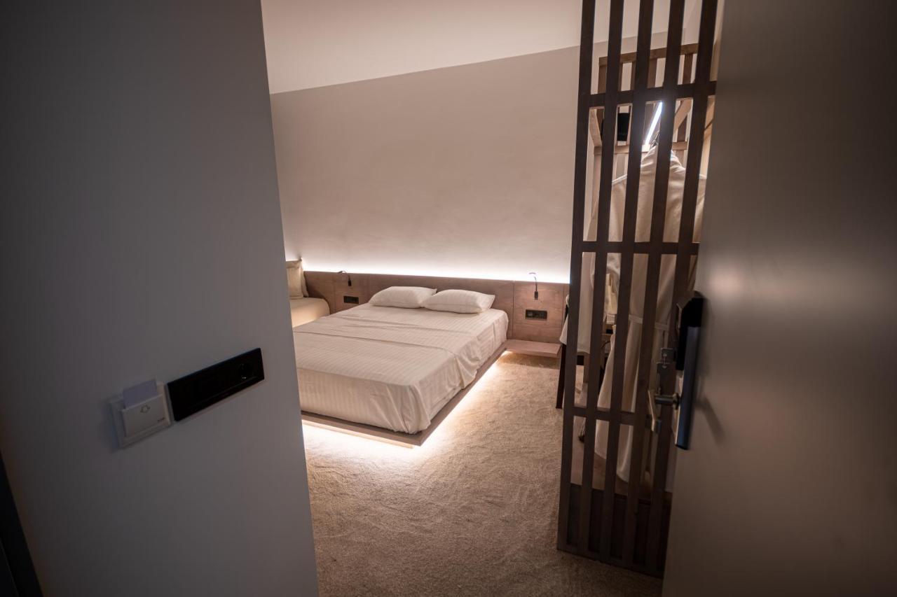Bloom Suites Пристина Екстериор снимка