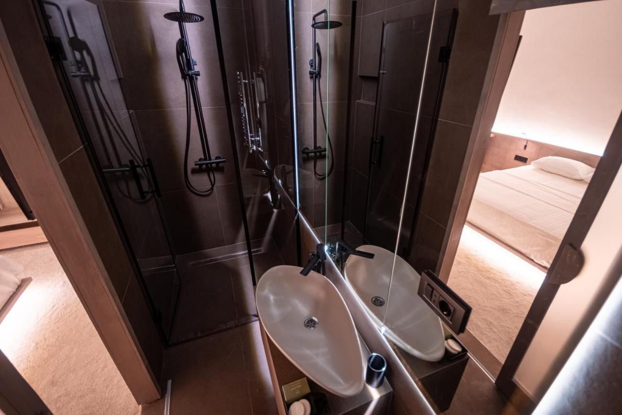 Bloom Suites Пристина Екстериор снимка