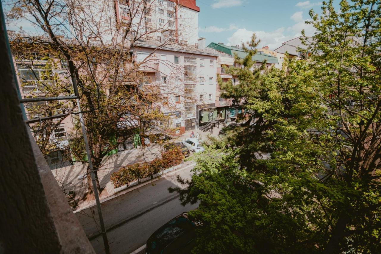 Bloom Suites Пристина Екстериор снимка