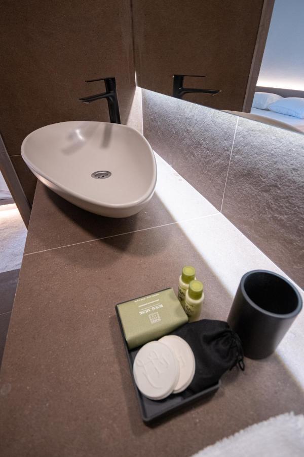 Bloom Suites Пристина Екстериор снимка