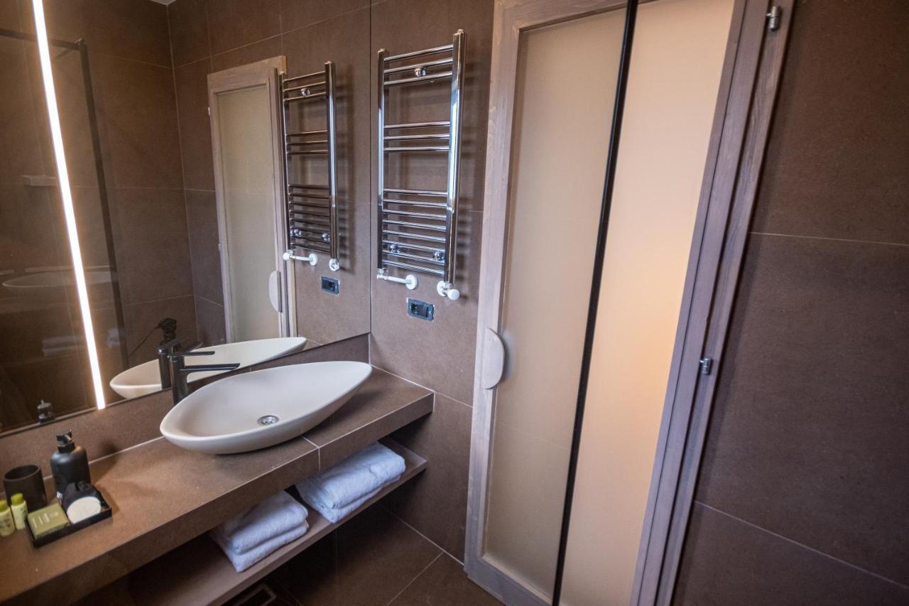 Bloom Suites Пристина Екстериор снимка