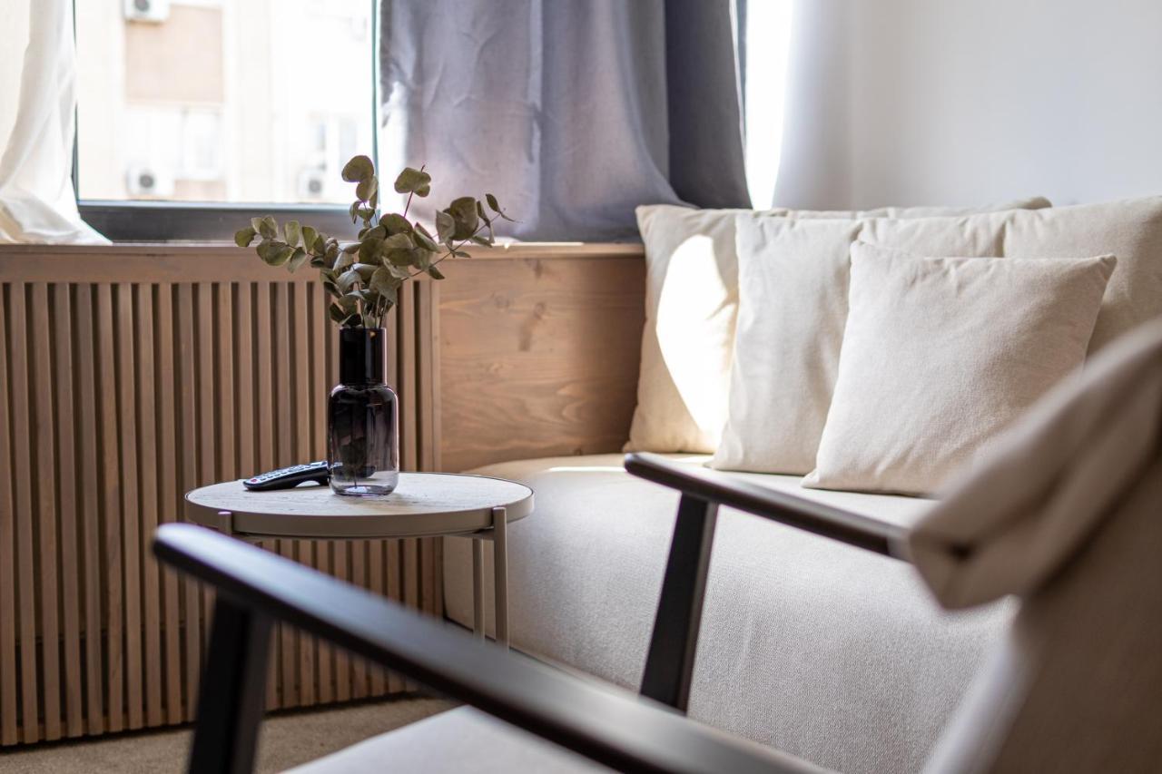 Bloom Suites Пристина Екстериор снимка